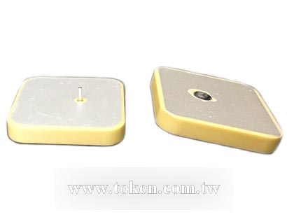 介质 GPS 天线 (DA)